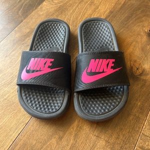 Girl’s NIKE Slides